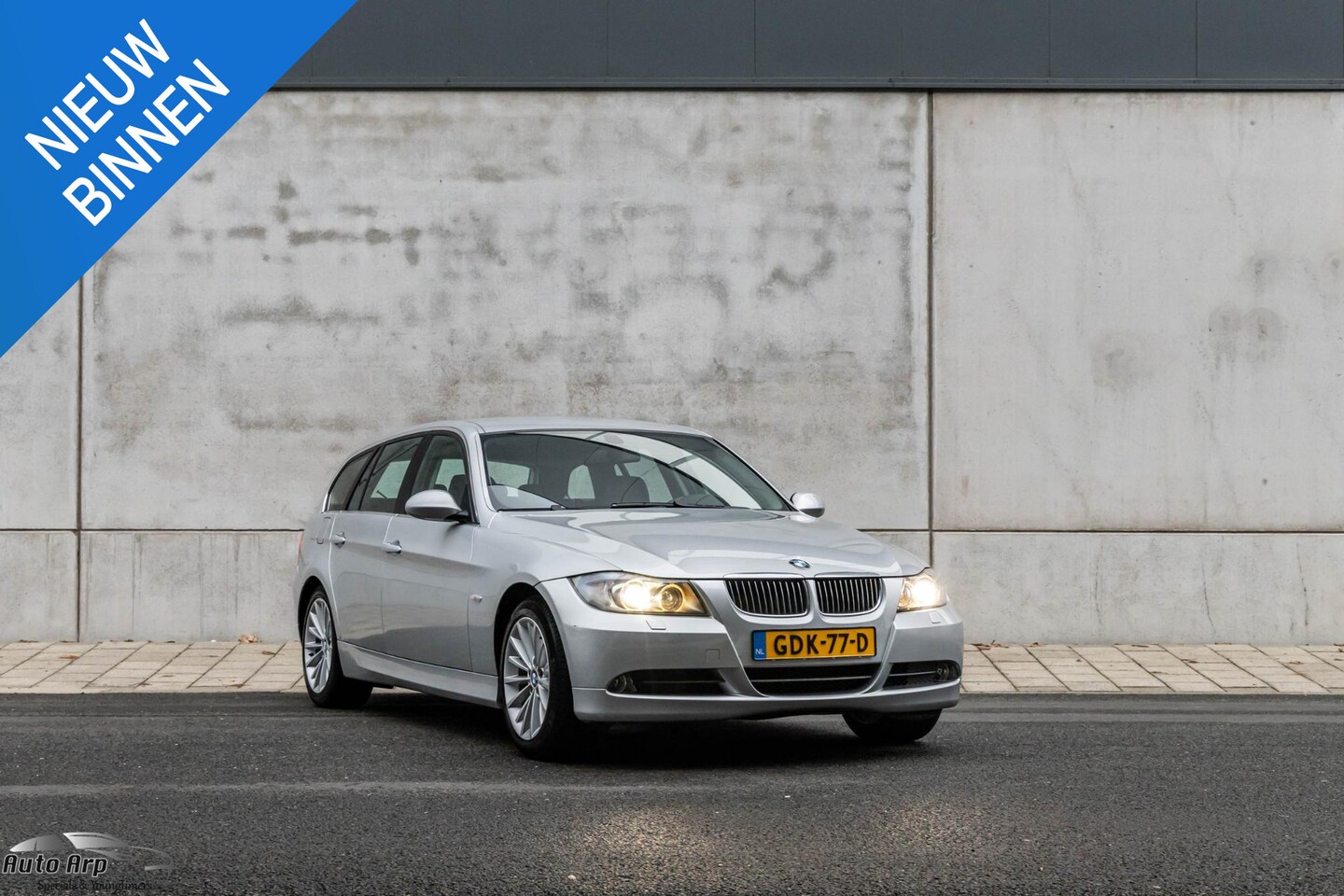 BMW 3-serie Touring - 330i Business Line 330i Business Line - AutoWereld.nl