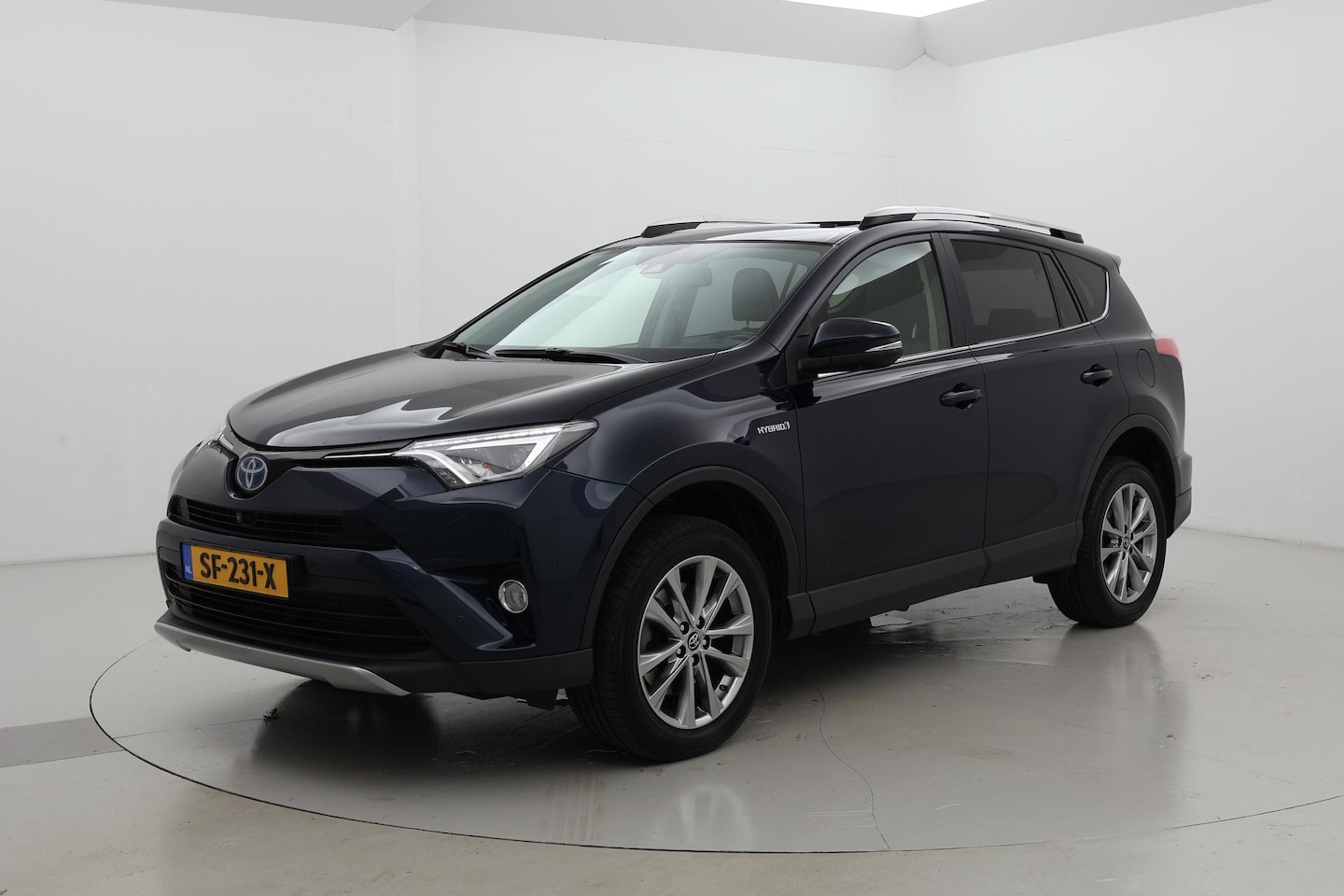 Toyota RAV4 - 2.5 Hybrid AWD Executive Trekhaak Opendak Automaat - AutoWereld.nl