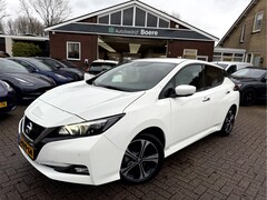 Nissan LEAF - N-Connecta 40 kWh € 12850, - Subsidie, 360° Camera, 17''Lmv, Carplay