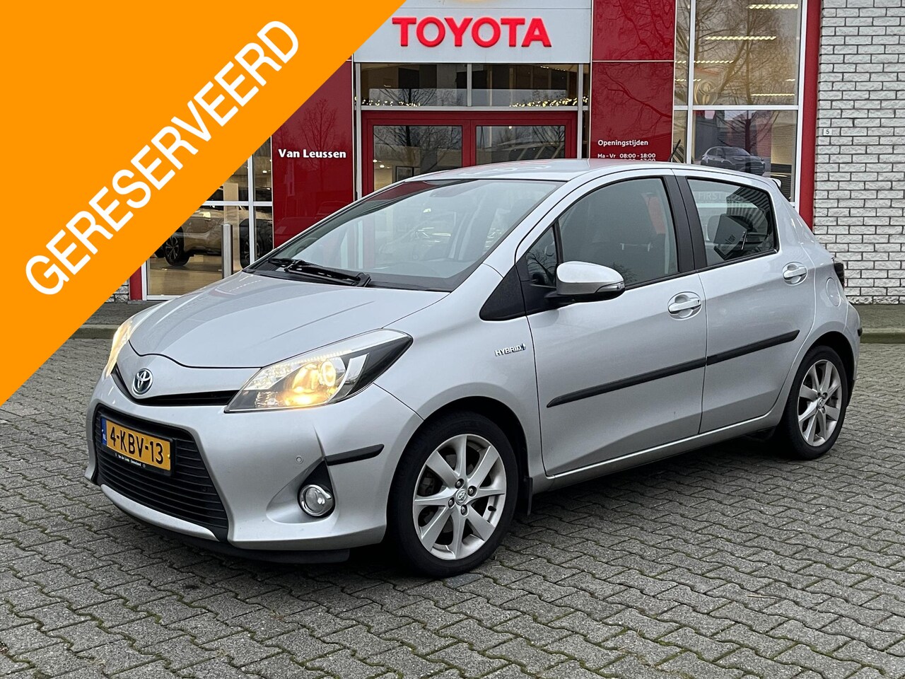 Toyota Yaris - 1.5 Full Hybrid Dynamic NAVI CRUISE PARKSENSOREN KEYLESS PARKCAMERA NL-AUTO - AutoWereld.nl