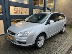 Ford Focus Wagon - 1.6-16V Ambiente