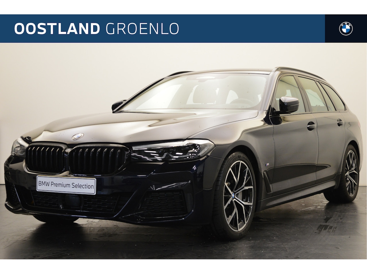 BMW 5-serie Touring - 530i High Executive M Sport Automaat / Panoramadak / Trekhaak / Stoelverwarming / Parking - AutoWereld.nl