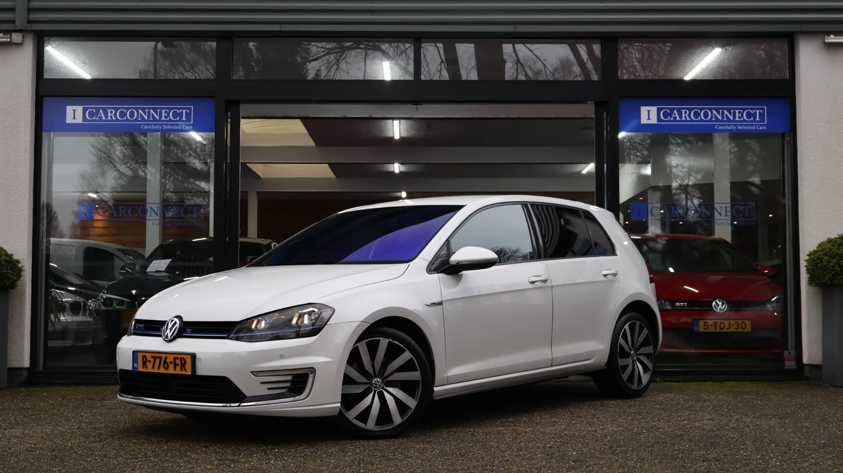 Volkswagen Golf - 1.4 TSI GTE |PDC|Clima|Cruise|Navi|Xenon|Kleppensyst. - AutoWereld.nl