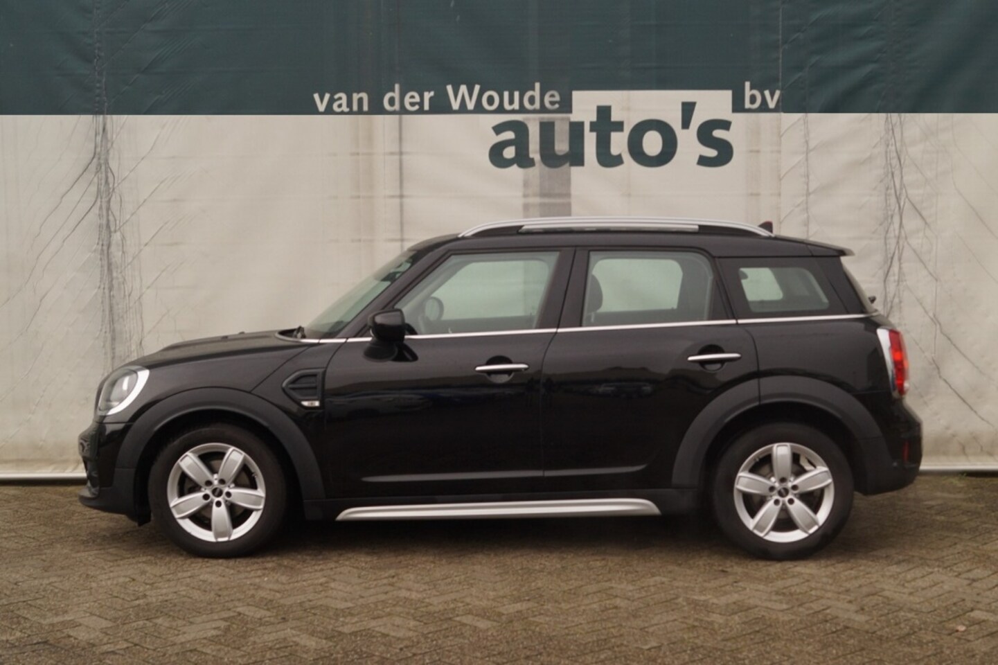 MINI Countryman - 1.5 Automaat One Business Edition -NAVI-ECC-PDC-CRUISE- - AutoWereld.nl