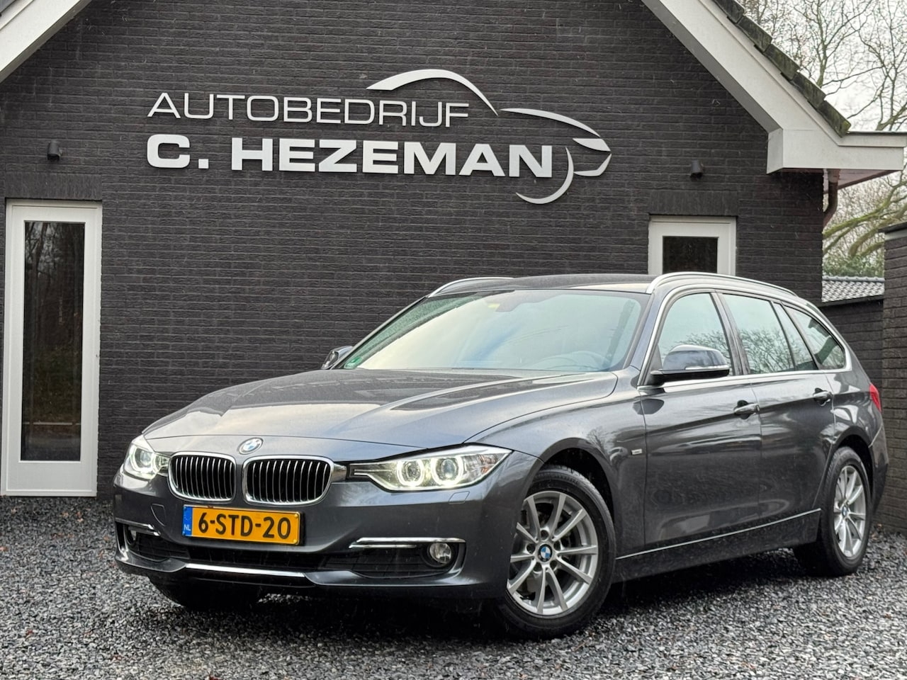 BMW 3-serie Touring - 316i Executive Upgrade LUXURY LINE XENON LED ELEK A KLEP SPORT INTERIEUR - AutoWereld.nl