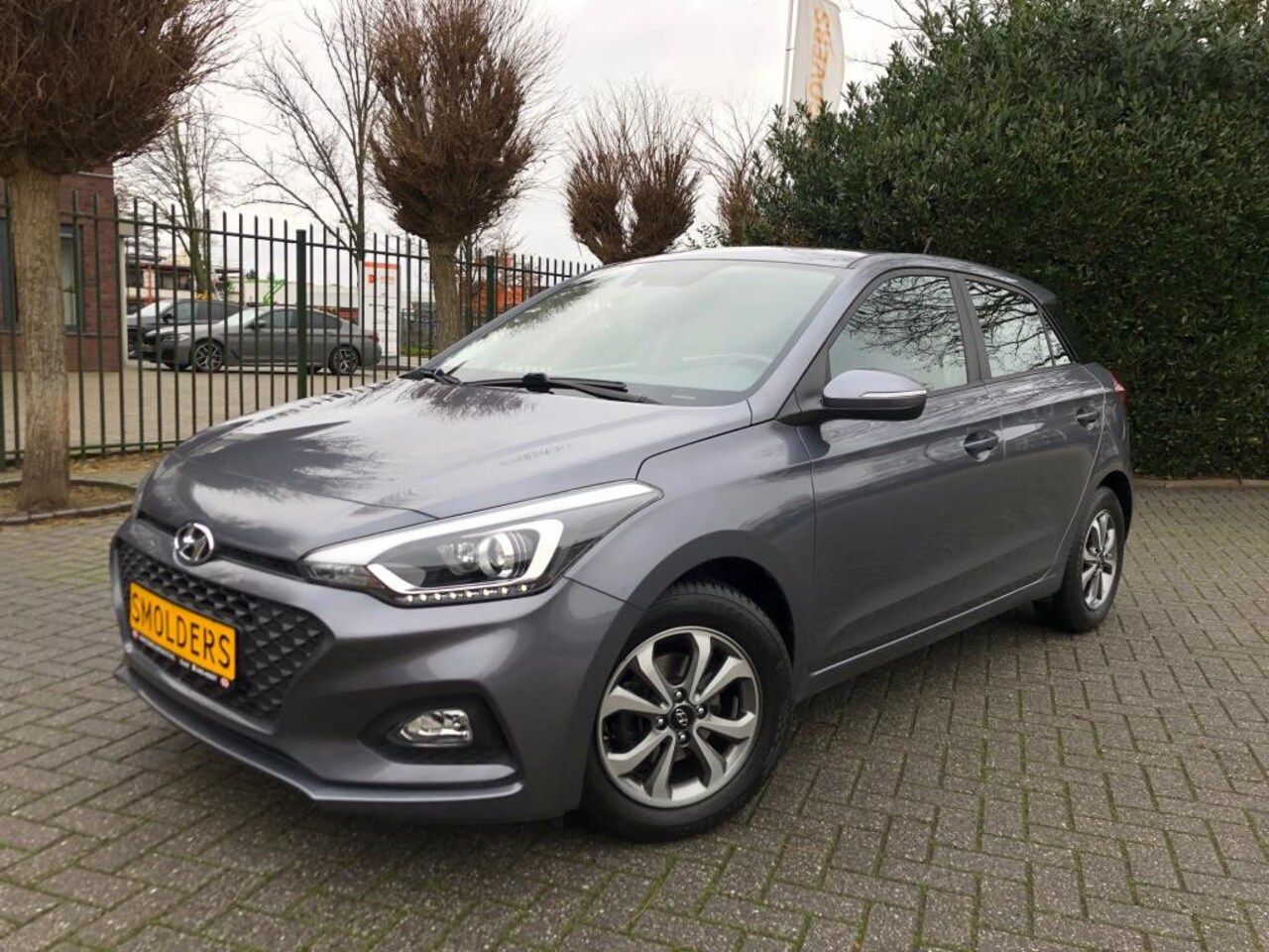 Hyundai i20 - 1.2 - 4 cil., AIRCO, Cruise Control, Isofix, Led, Parkeersensoren, Stuur- & Stoelverwarmin - AutoWereld.nl