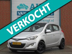 Hyundai i20 - 1.2i Go Airco, LM, Black roof, Lage km, APK 8-25