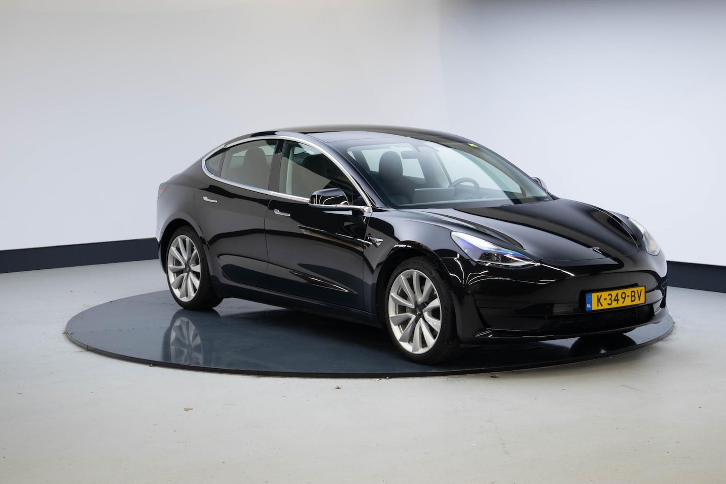 Tesla Model 3 - Standard RWD Plus | 19 Inch | - AutoWereld.nl