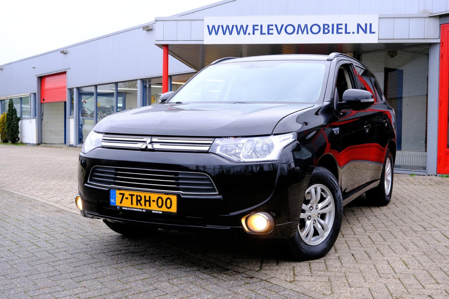 Mitsubishi Outlander - 2.0 PHEV Business Edition Aut. Navi|Half Leder|Camera|LMV - AutoWereld.nl