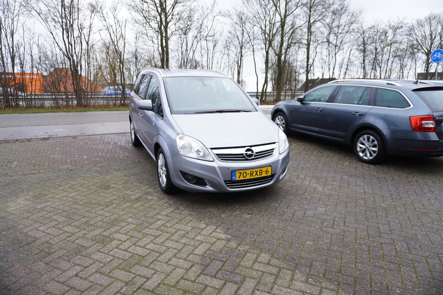 Opel Zafira - 1.8 Cosmo LEER LM VELGEN NAVI STOELVERWARMING - AutoWereld.nl