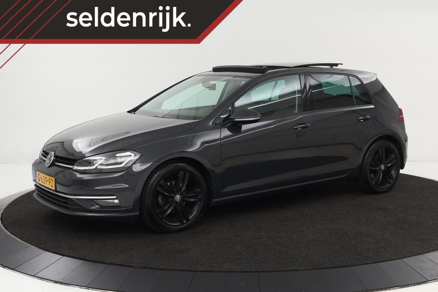 Volkswagen Golf - 1.0 TSI Comfortline | Panoramadak | Stoelverwarming | Adaptive cruise | Full LED | Massage - AutoWereld.nl