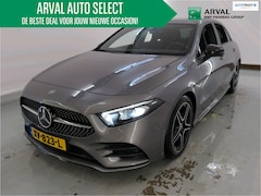 Mercedes-Benz A-klasse - 200 163pk Automaat Business Solution AMG Night Upgrade | Trekhaak | DAB | Smartphone pakke