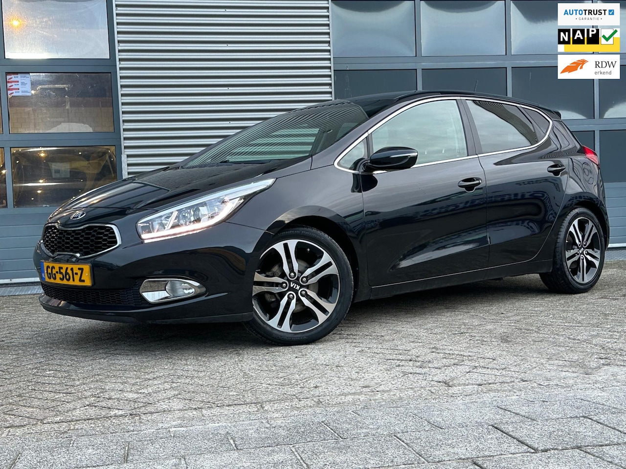 Kia Cee'd - 1.6 GDI BusinessLine | NAVI | Camera | CRUISECR | Climate | PDC - AutoWereld.nl