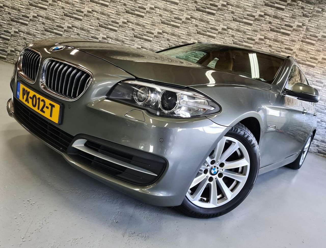 BMW 5-serie Touring - 518d High Executive *Alarm*Trekhaak*NAP! - AutoWereld.nl