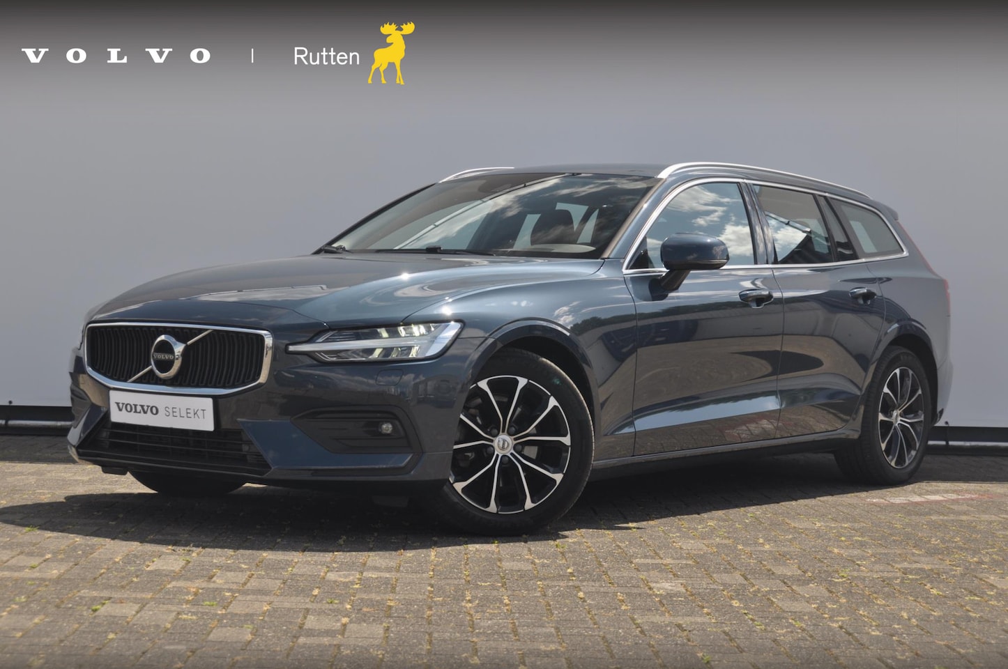 Volvo V60 - B4 197PK Automaat Business Pro Elektrische achterklep/ Keyless entry/ adaptieve cruise con - AutoWereld.nl