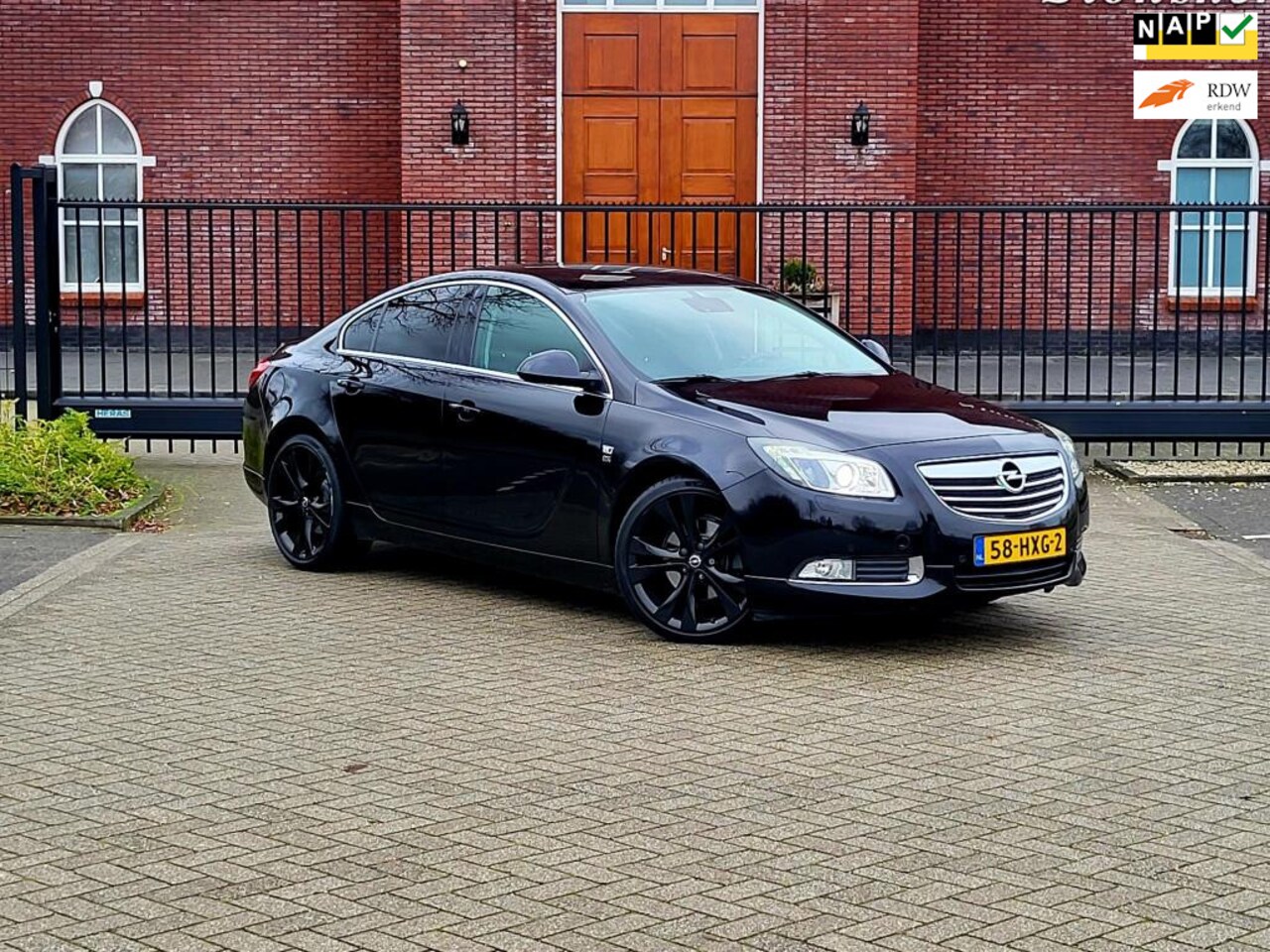 Opel Insignia - 2.0 T Sport / Opc / Pdc / Navi / Nap / Led / Xenon - AutoWereld.nl