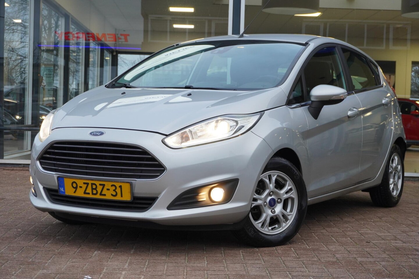 Ford Fiesta - 1.6 TDCi Lease Titanium | 5deurs | Airco | Elek. Pakket | Vol opties | PDC | LM velgen | I - AutoWereld.nl