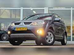 Mitsubishi Outlander - 2.4i Inspire 2WD Special Edition 2e Eigenaar Trekhaak Parkeersensoren