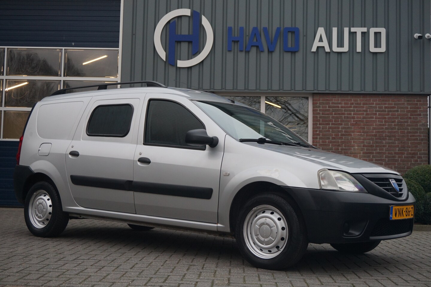 Dacia Logan - 1.4 Benzine, TREKHAAK, BTW-VRIJ / MARGE - AutoWereld.nl