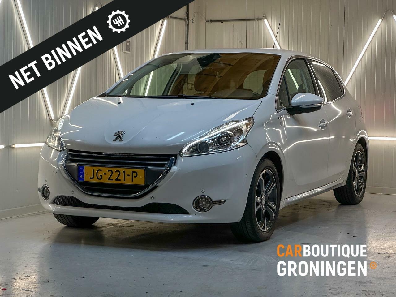 Peugeot 208 - 1.2 VTi Allure | 5D | MULTIMEDIA | NW D-RIEM - AutoWereld.nl