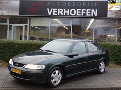 Opel Vectra - 1.6-16V Sport Edition - AIRCO - TREKHAAK - ELEKTR RAMEN / SPIEGELS - ACTIEPRIJS