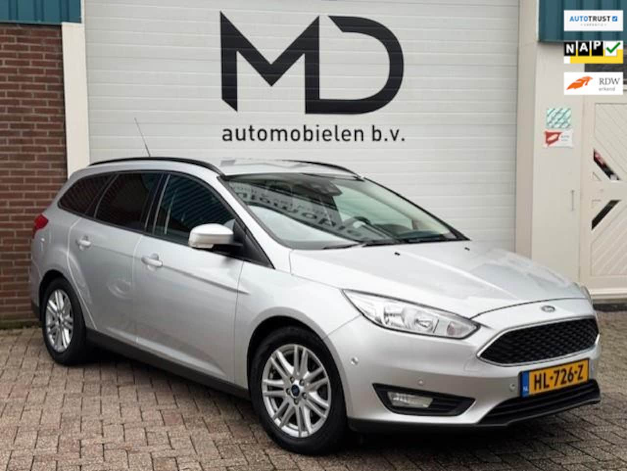 Ford Focus Wagon - 1.0 Titanium Edition / Dealer onderhouden - AutoWereld.nl