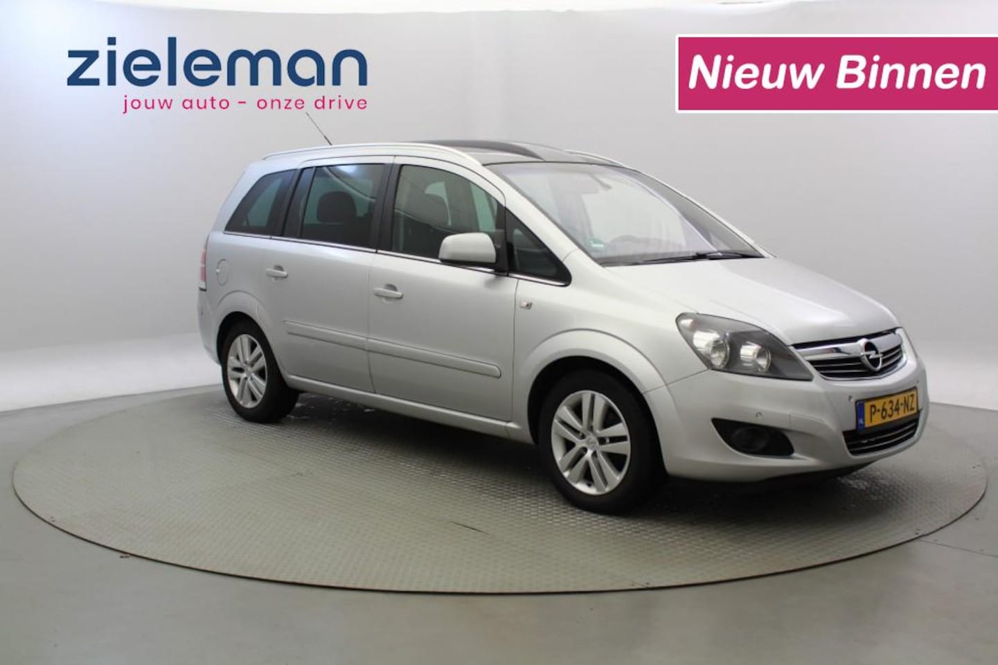 Opel Zafira - 1.8 Selection 7 Persoons - Panorama, Trekhaak - AutoWereld.nl