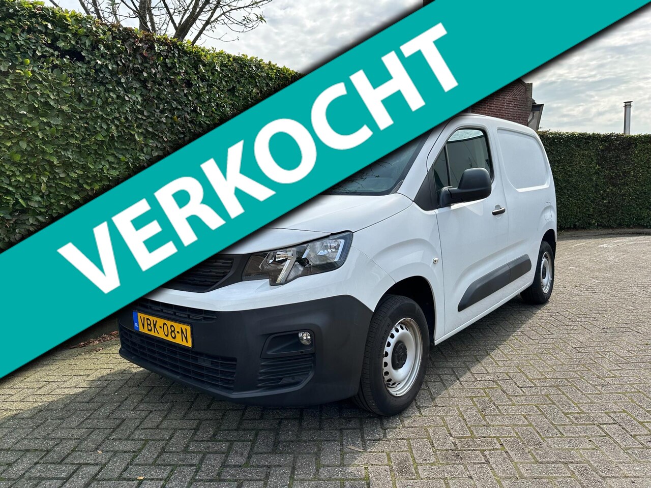 Peugeot Partner - 1.6 BlueHDI Pro + Camera | Apple | Cruise | NAP | Airco | 3 zits | Schuifdeur rechts - AutoWereld.nl