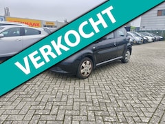 Toyota Aygo - EERST EIGENAR/NAP/AIRCO/NIEU APK