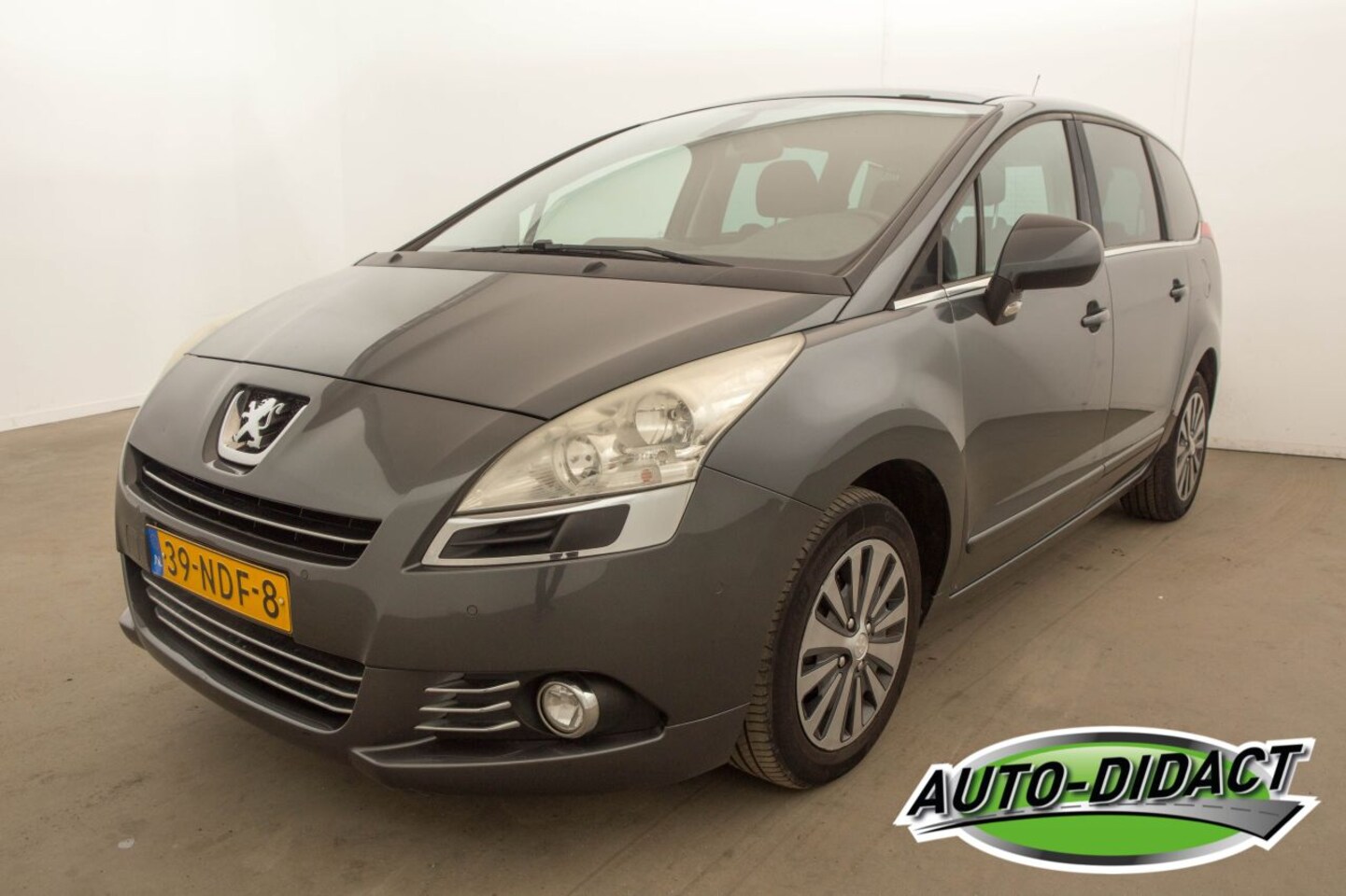 Peugeot 5008 - 1.6 VTi ST 7 Pers. - AutoWereld.nl