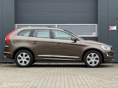 Volvo XC60 - 2.0 D4 Geartronic-8 Summum -Panoramadak -Sensus Navi -Keyless -Standkachel -Sportzetels -T