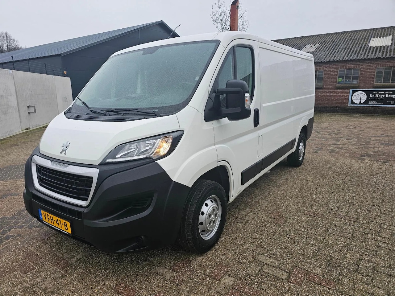 Peugeot Boxer - 330 2.2 BlueHDi 120 L2H1 - AutoWereld.nl