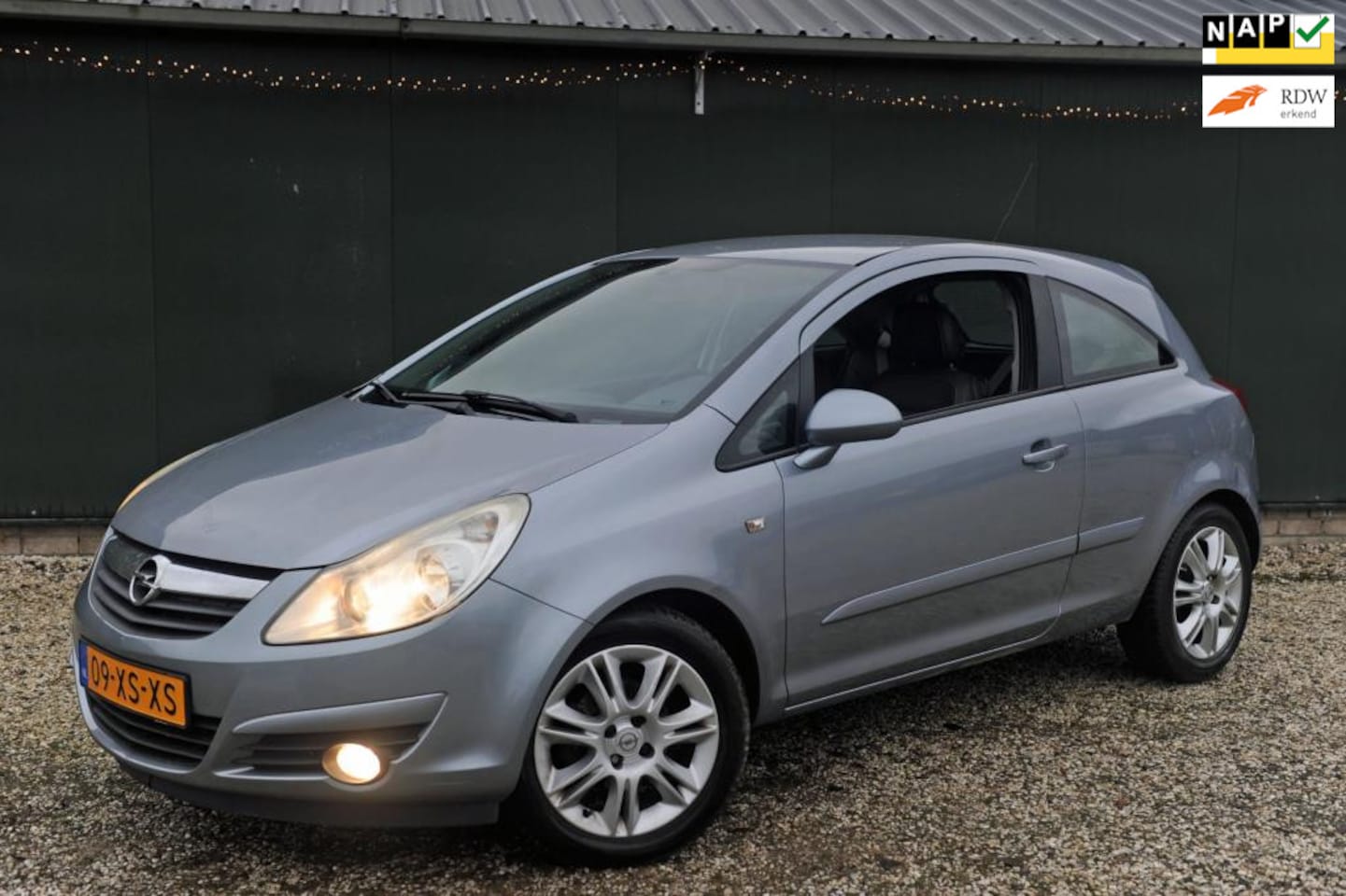 Opel Corsa - 1.4-16V Cosmo/AIRCO/ABS/LMV/NAP/ - AutoWereld.nl