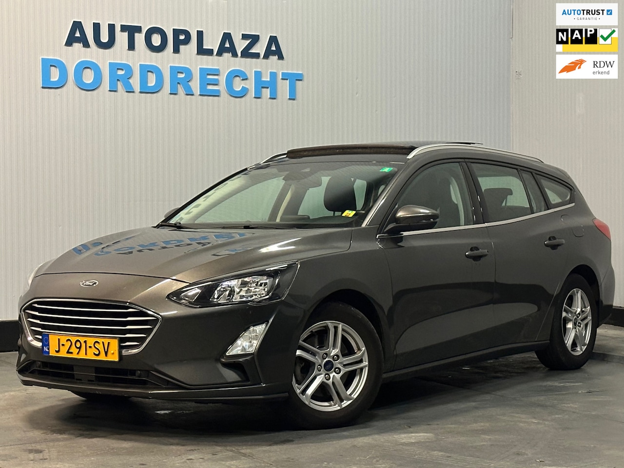 Ford Focus Wagon - 1.0 EcoBoost Edition Business Pano I Treekhak I Camera - AutoWereld.nl