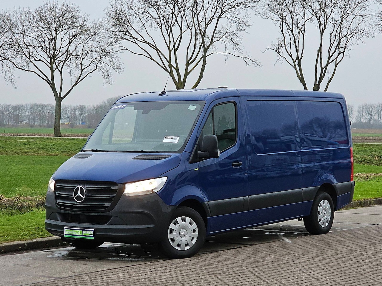 Mercedes-Benz Sprinter - 317 1.9 CDI L2H1 RWD Automaat, Airco, Navi, Camera, Mbux, Euro 6, 170 PK! - AutoWereld.nl