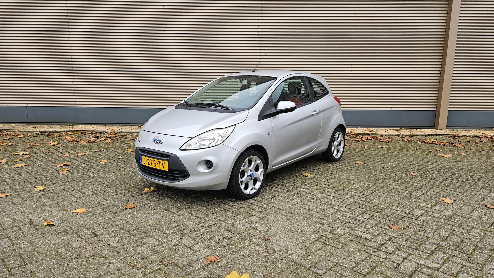 Ford Ka - 1.2 Trend Nette auto | incl. set zo goed als nieuwe winterbanden | incl. RDW voertuigrapport - AutoWereld.nl