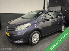 Toyota Yaris - 1.0 VVT-i Aspiration 5 DEURS / AIRCO / CAMERA