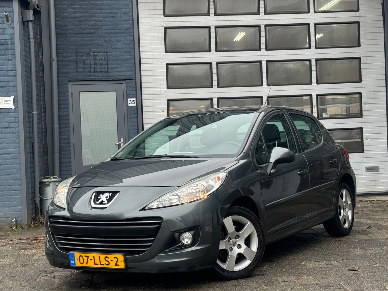 Peugeot 207 - 1.6 VTi XS | Clima | Cruise | Pano | N.A.P - AutoWereld.nl