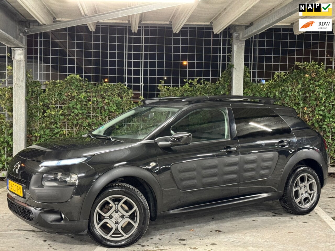 Citroën C4 Cactus - 1.2 PureTech Shine DEALERONDERHOUDEN - AutoWereld.nl