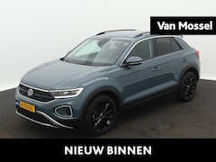 Volkswagen T-Roc - 1.5 TSI Life Business | Automaat | Trekhaak | Digitaal Cockpit PRO | Keyless | Parkeercame