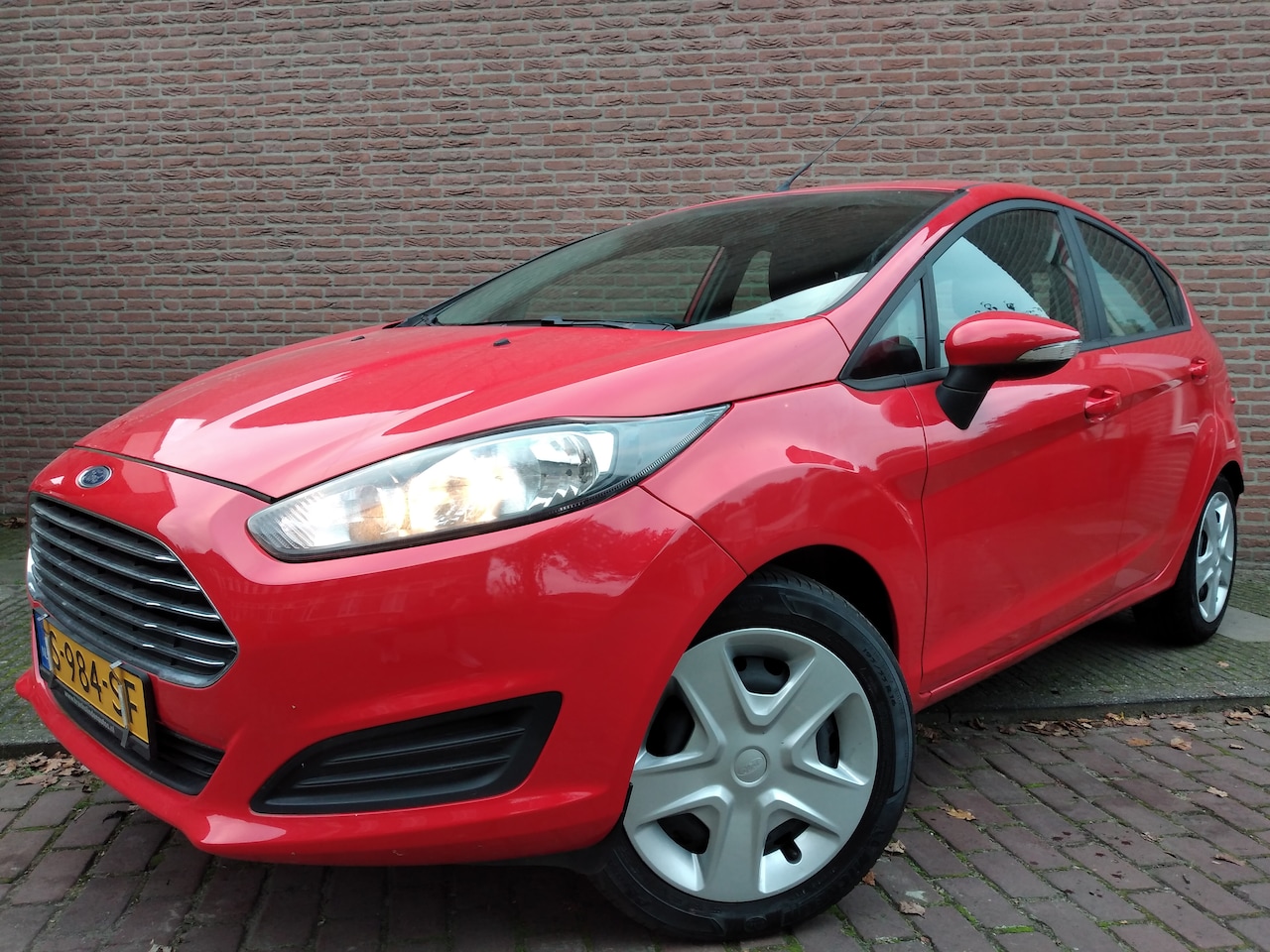 Ford Fiesta - 1.0 Style * AIRCO * 5DEURS * DEALERAUTO * BEURT NW * APK NW * - AutoWereld.nl