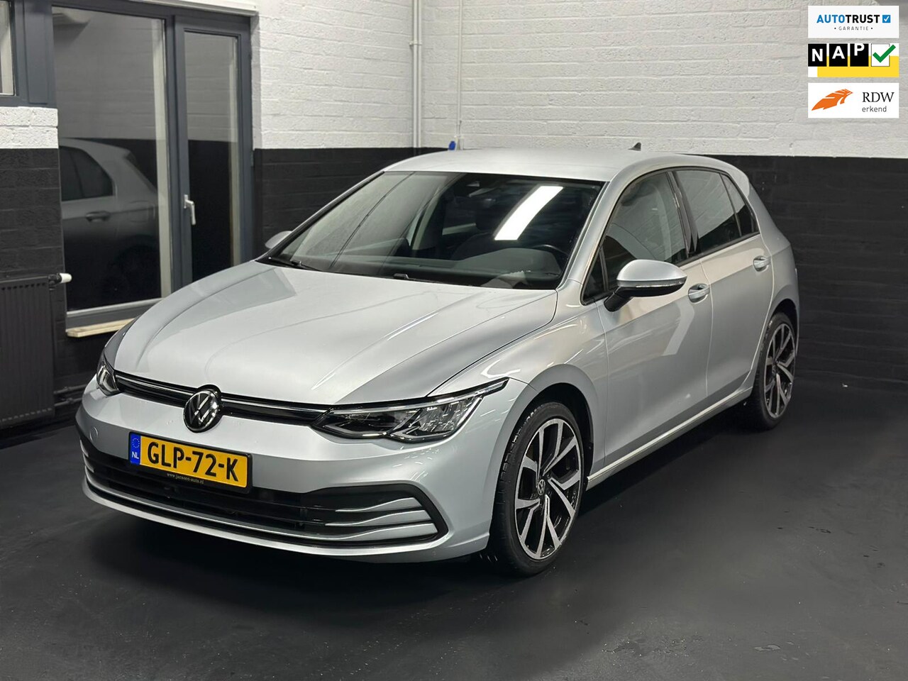 Volkswagen Golf - 1.0 eTSI Life, DSG, Led, CarPlay, Sfeerverlichting - AutoWereld.nl