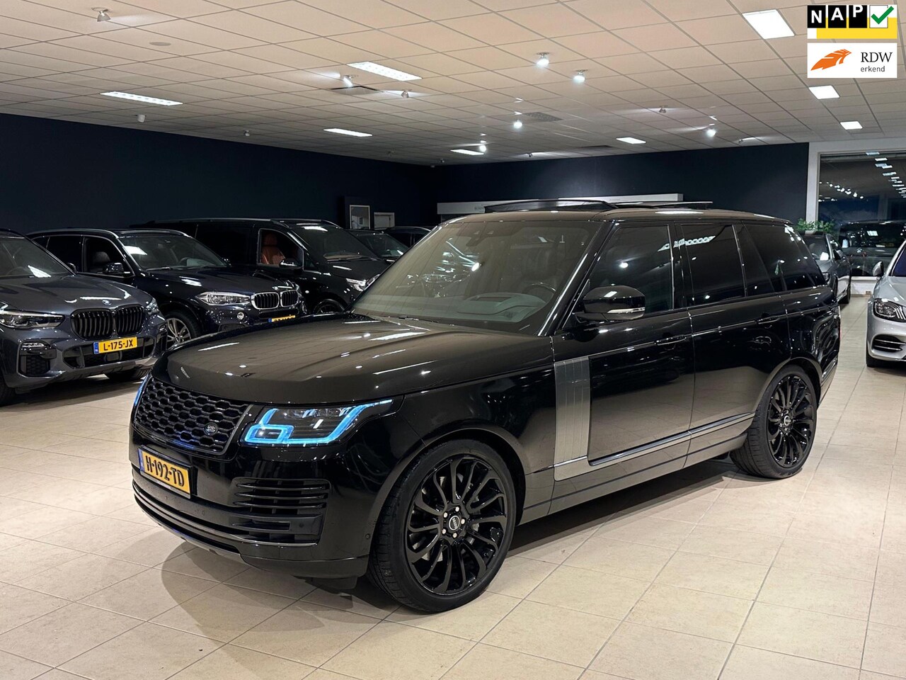 Land Rover Range Rover - 4.4 SDV8 Vogue Panorama HUD 360 Voll - AutoWereld.nl