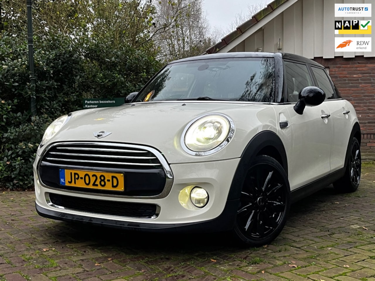 MINI Cooper - 5drs|* Nu €15.295*| (Nieuw) 17" Hooglans Zwarte Velgen | APK Nieuw | Sportstoelen| Half le - AutoWereld.nl