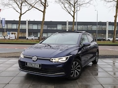 Volkswagen Golf - 1.5 eTSI Panodak | Keyless | Camera | IQ Light | Dodehoek | Trekhaak | Fabrieksgarantie |