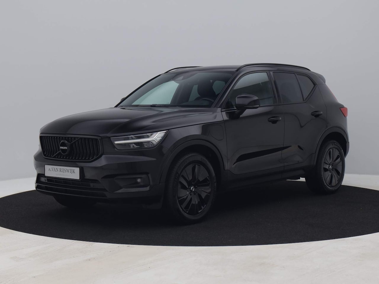 Volvo XC40 - 1.5 T5 Recharge Business Pro | BLACK | CAMERA | H&K | KEYLESS - AutoWereld.nl