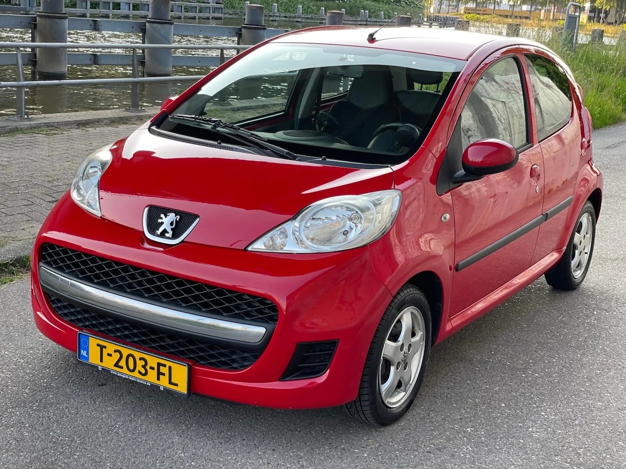 Peugeot 107 - 1.0-12V Sublime 1.0-12V Sublime - AutoWereld.nl