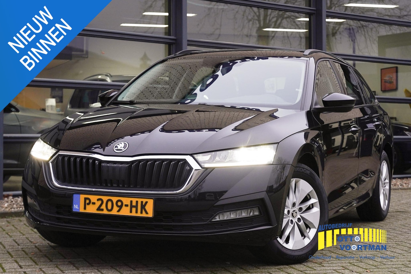 Skoda Octavia Combi - 1.0 TSI Style |Trekhaak|LED | Zuinig| - AutoWereld.nl