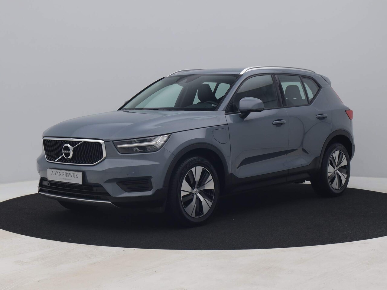 Volvo XC40 - 1.5 T4 Recharge Momentum | CAMERA - AutoWereld.nl