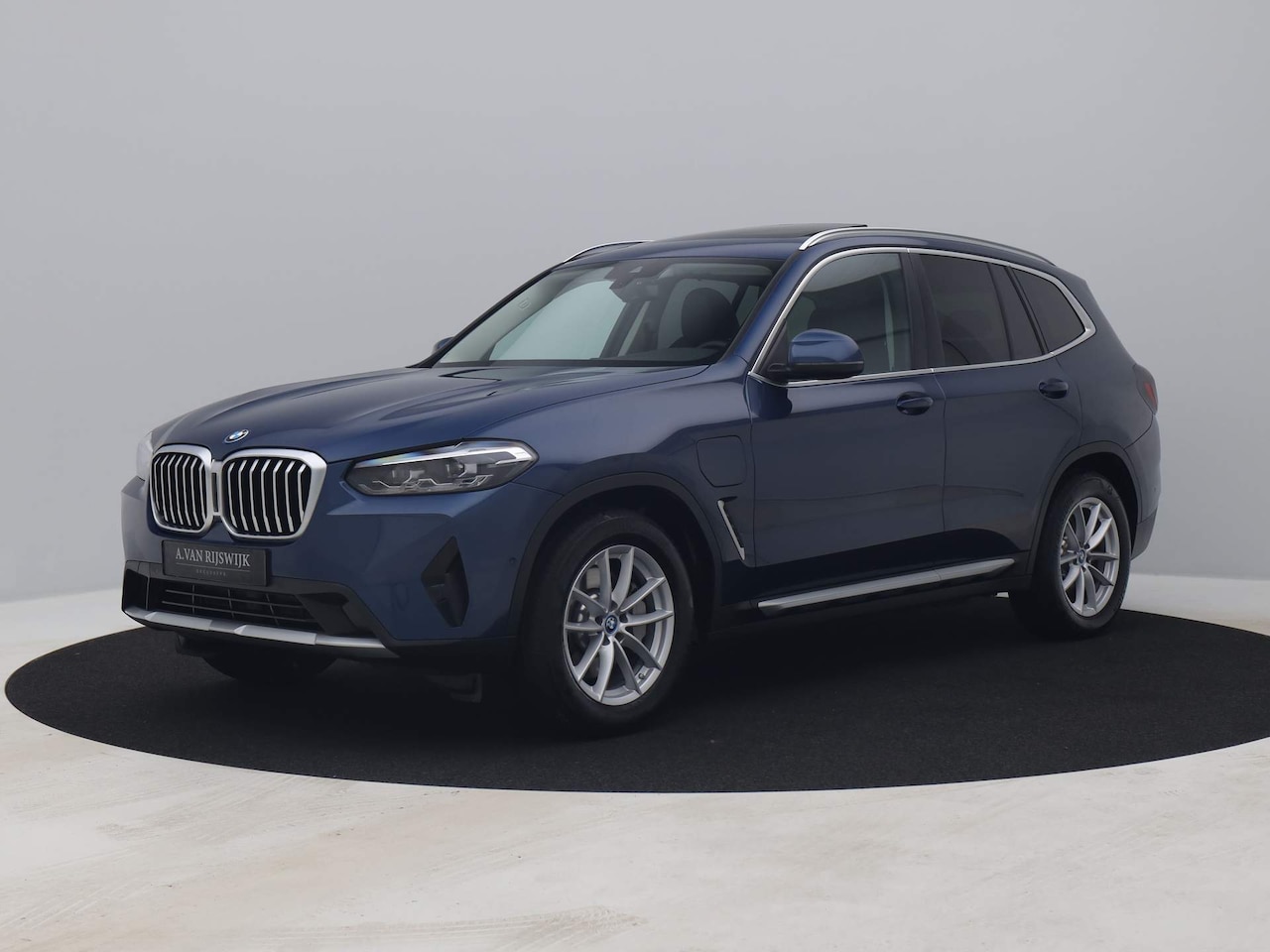 BMW X3 - xDrive30e Business Edition Plus | PANO | CAMERA - AutoWereld.nl